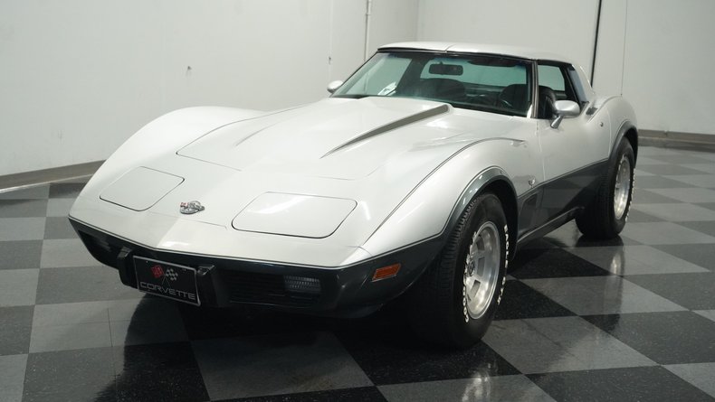 Chevrolet-Corvette-1978-Silver-Metallic-Black-30