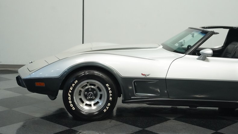 Chevrolet-Corvette-1978-Silver-Metallic-Black-35