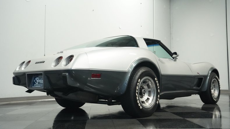 Chevrolet-Corvette-1978-Silver-Metallic-Black-38