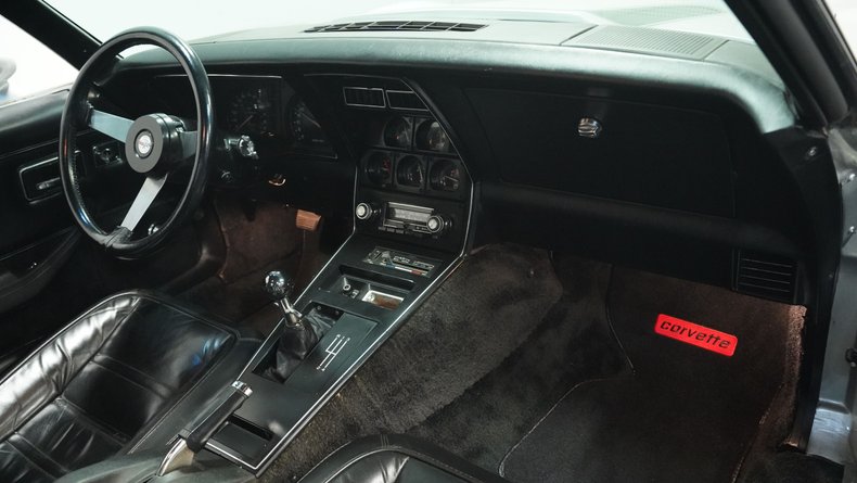 Chevrolet-Corvette-1978-Silver-Metallic-Black-48