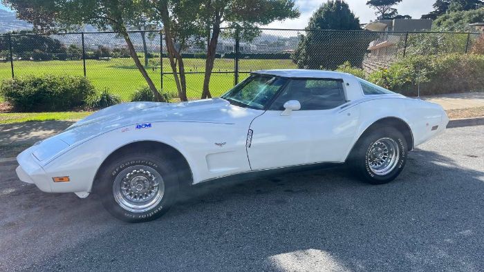 Chevrolet-Corvette-1978-White-2