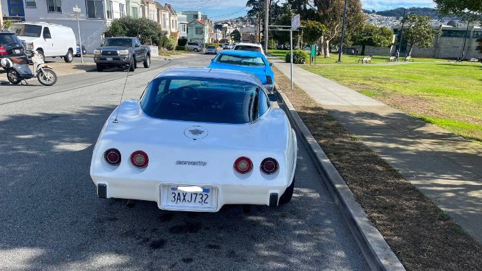 Chevrolet-Corvette-1978-White-3