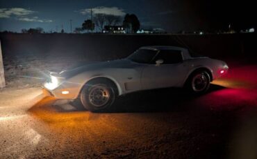 Chevrolet-Corvette-1978-White-6