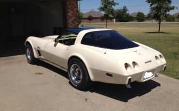 Chevrolet-Corvette-1979-2