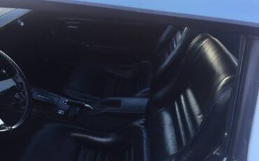 Chevrolet-Corvette-1979-2
