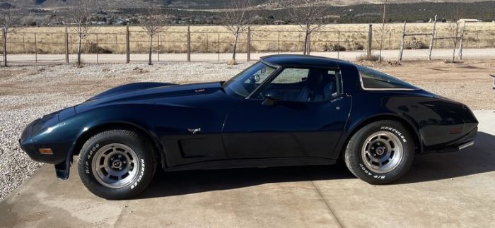 Chevrolet-Corvette-1979-2