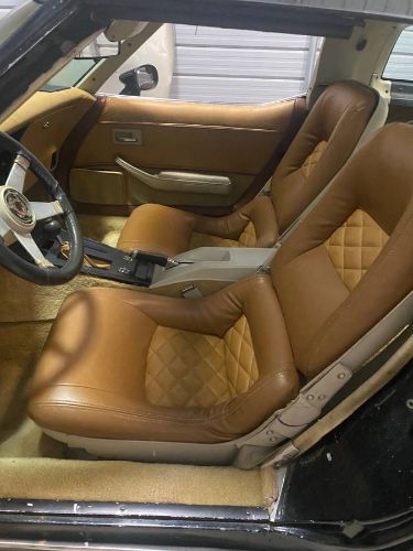 Chevrolet-Corvette-1979-2