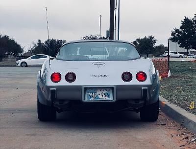 Chevrolet-Corvette-1979-3