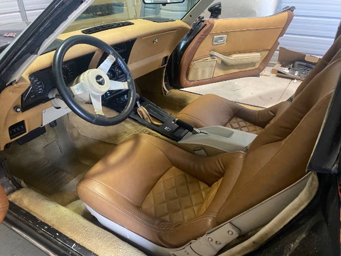 Chevrolet-Corvette-1979-5
