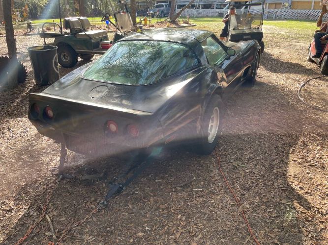 Chevrolet-Corvette-1979-Black-3