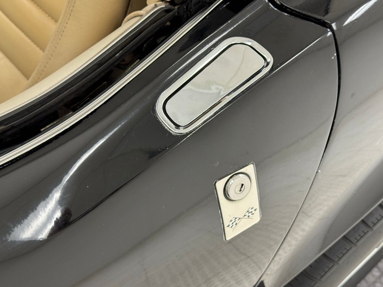 Chevrolet-Corvette-1979-Black-Light-Doeskin-19