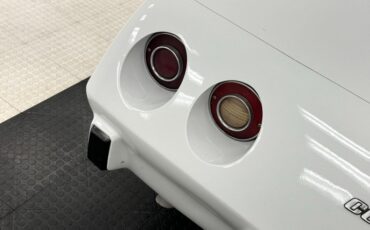Chevrolet-Corvette-1979-Classic-White-Medium-Red-14