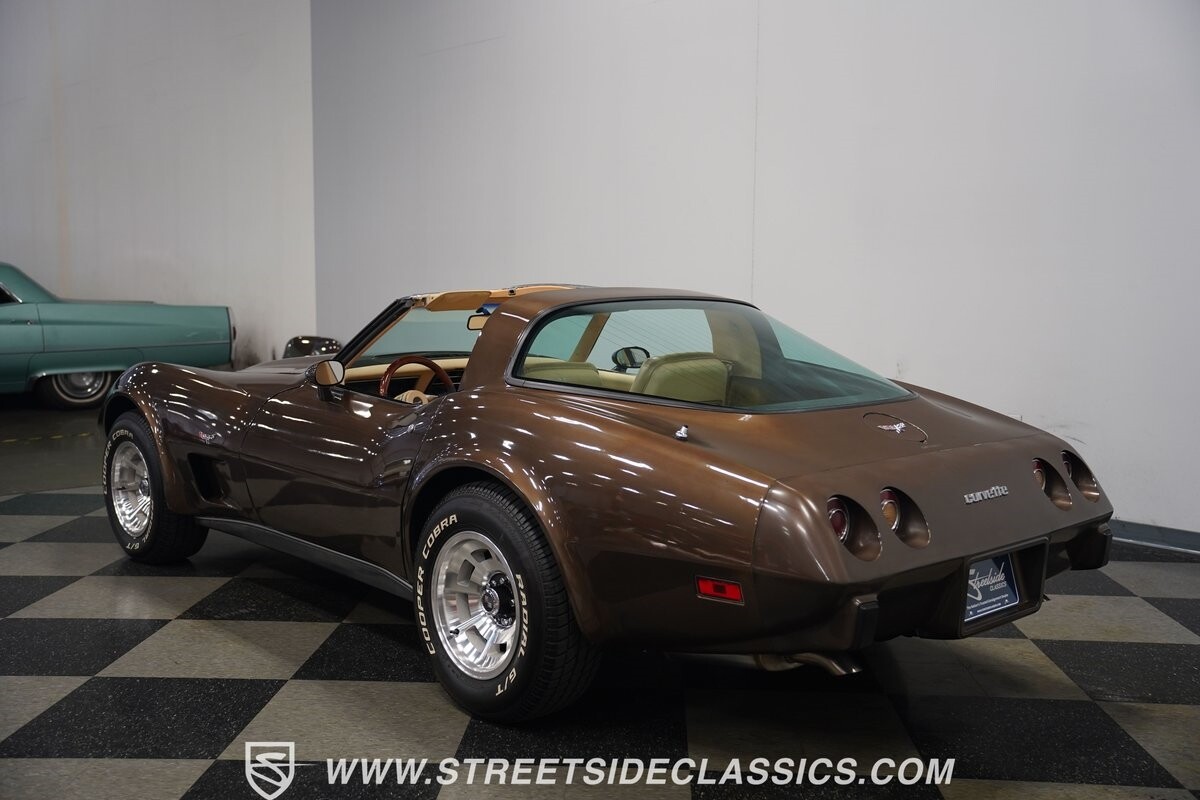 Chevrolet-Corvette-1979-Coupe-11