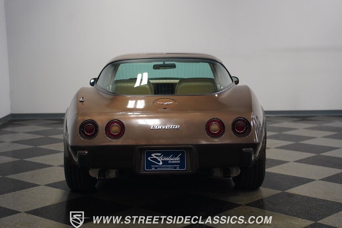 Chevrolet-Corvette-1979-Coupe-12
