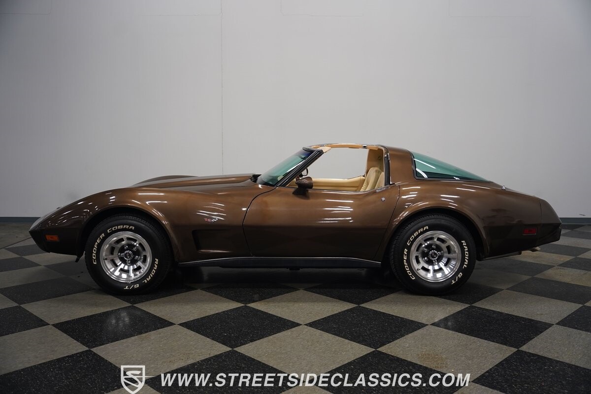 Chevrolet-Corvette-1979-Coupe-2