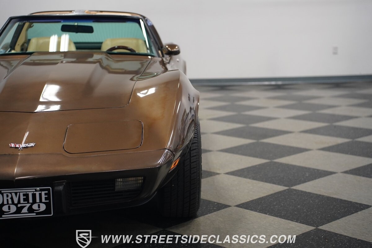 Chevrolet-Corvette-1979-Coupe-23