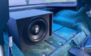Chevrolet-Corvette-1979-Frost-Blue-Blue-Leather-18