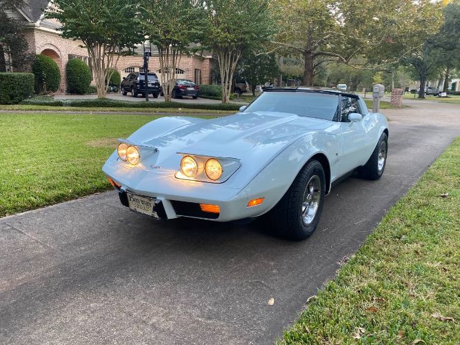 Chevrolet-Corvette-1979-Frost-Blue-Blue-Leather-4