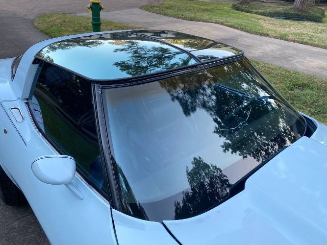 Chevrolet-Corvette-1979-Frost-Blue-Blue-Leather-5