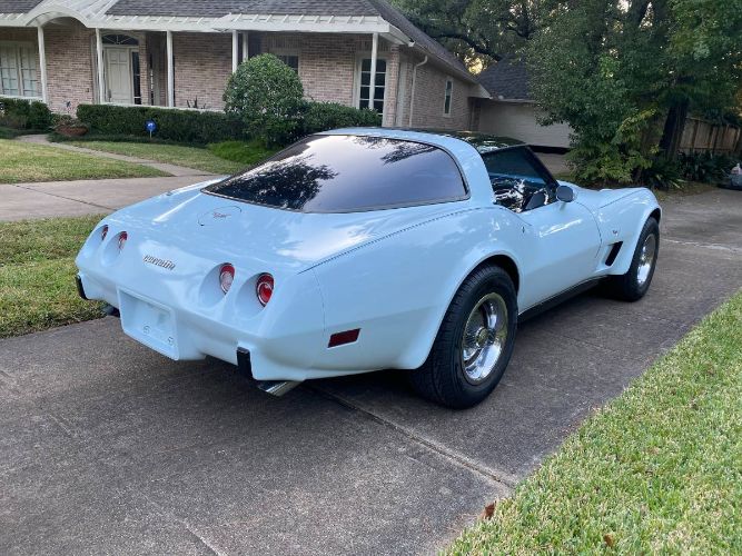 Chevrolet-Corvette-1979-Frost-Blue-Blue-Leather-6
