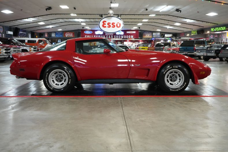 Chevrolet-Corvette-1979-Red-Black-27