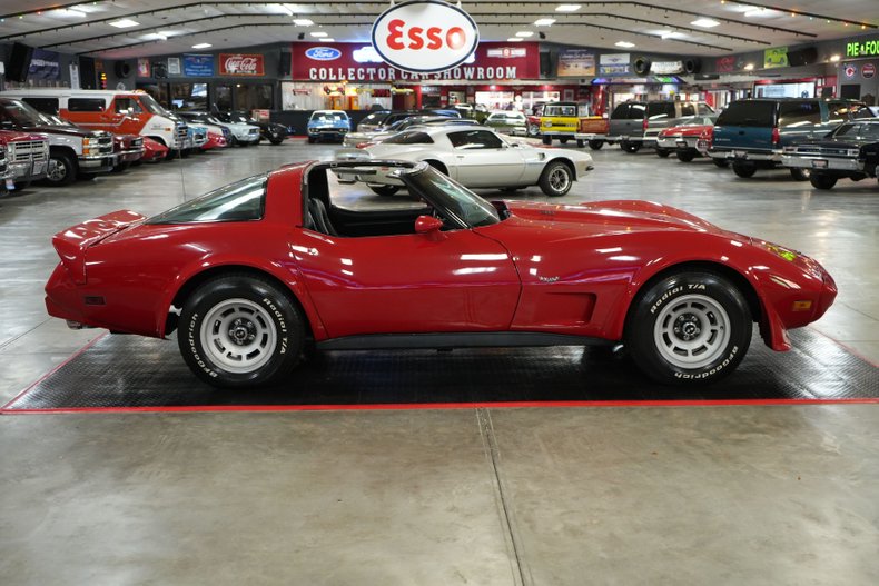 Chevrolet-Corvette-1979-Red-Black-35