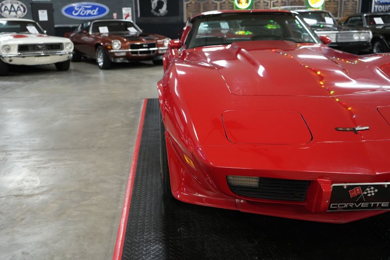 Chevrolet-Corvette-1979-Red-Black-40