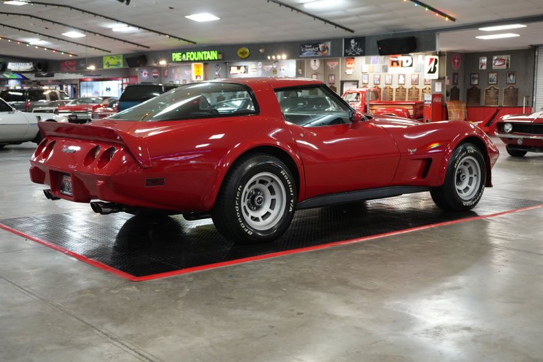 Chevrolet-Corvette-1979-Red-Black-45