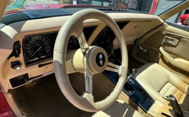 Chevrolet-Corvette-1979-Red-Leather-15