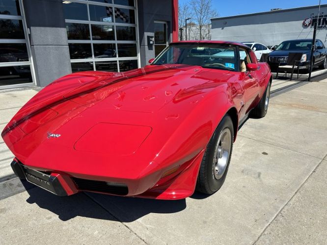 Chevrolet-Corvette-1979-Red-Leather