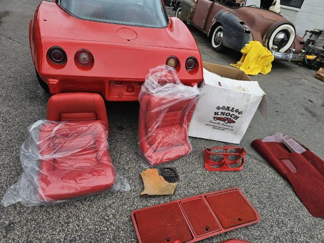 Chevrolet-Corvette-1979-Red-Red-10