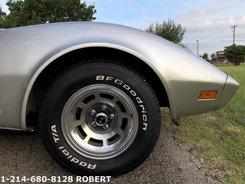 Chevrolet-Corvette-1979-Silver-Beige-14