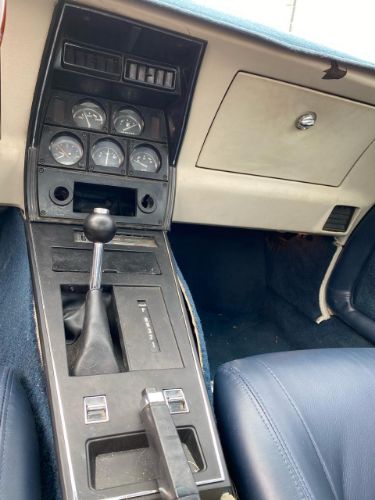 Chevrolet-Corvette-1979-White-9
