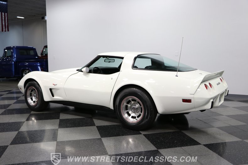 Chevrolet-Corvette-1979-White-Black-16