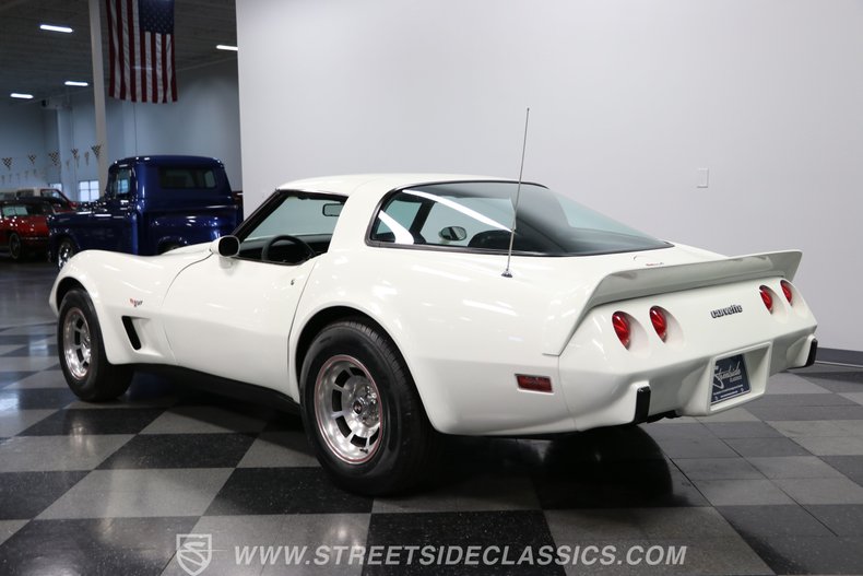 Chevrolet-Corvette-1979-White-Black-17