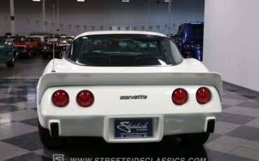 Chevrolet-Corvette-1979-White-Black-18