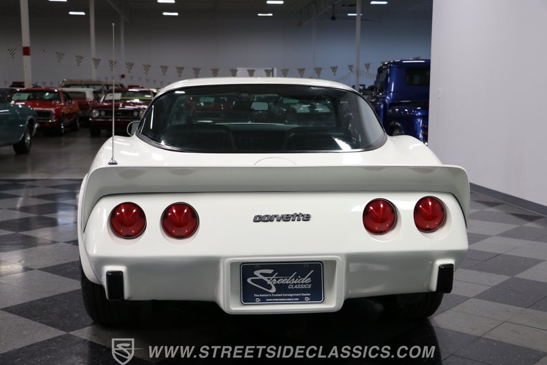 Chevrolet-Corvette-1979-White-Black-18