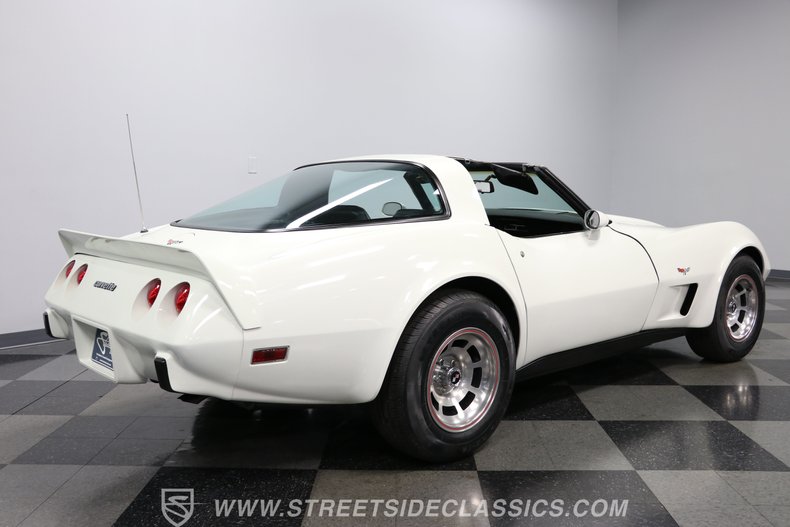Chevrolet-Corvette-1979-White-Black-21