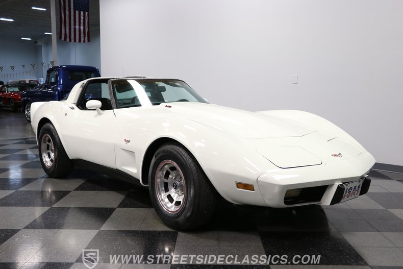 Chevrolet-Corvette-1979-White-Black-25