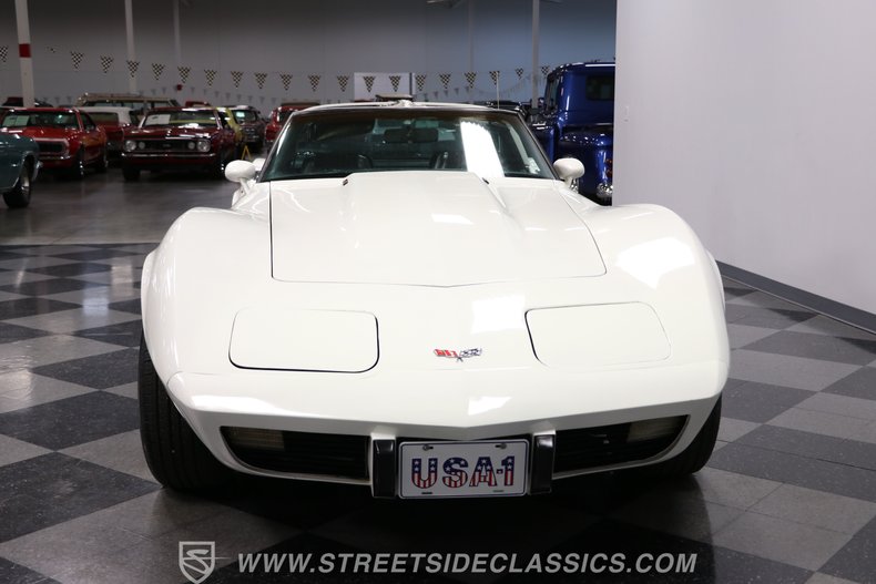 Chevrolet-Corvette-1979-White-Black-26