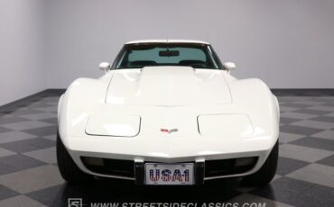 Chevrolet-Corvette-1979-White-Black-27