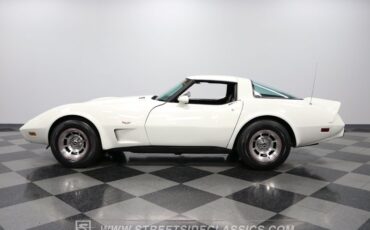 Chevrolet-Corvette-1979-White-Black-3