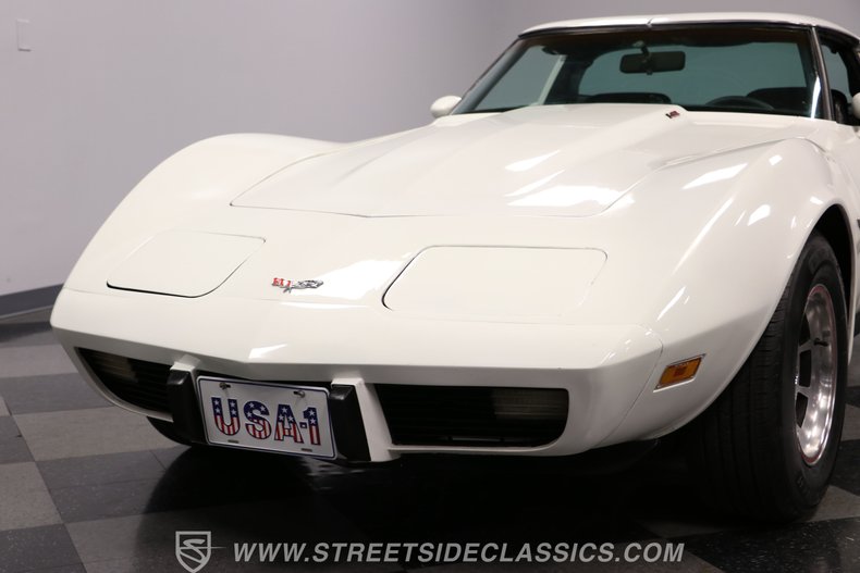 Chevrolet-Corvette-1979-White-Black-30