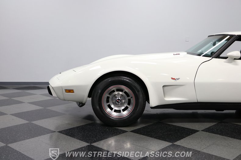 Chevrolet-Corvette-1979-White-Black-31