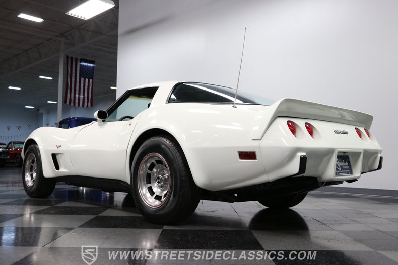 Chevrolet-Corvette-1979-White-Black-33