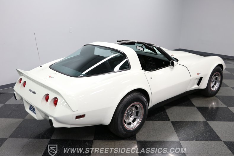 Chevrolet-Corvette-1979-White-Black-36