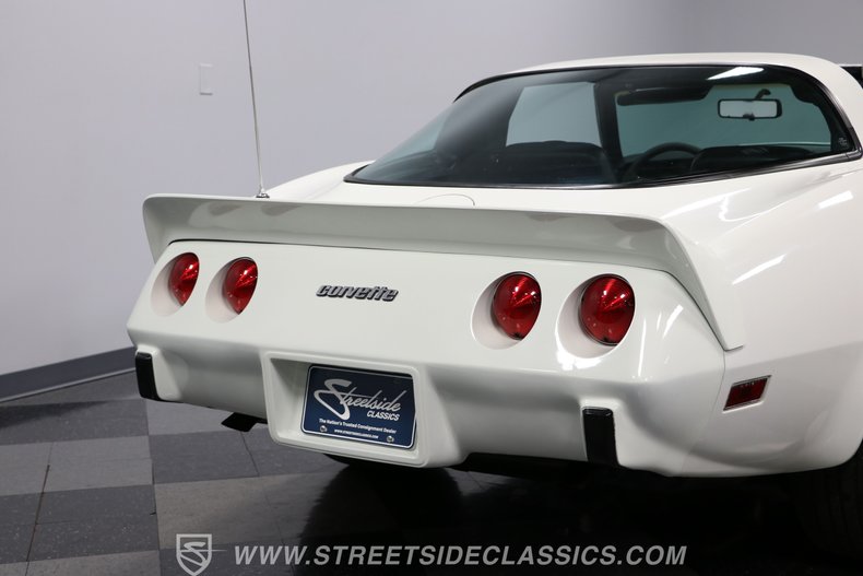 Chevrolet-Corvette-1979-White-Black-37