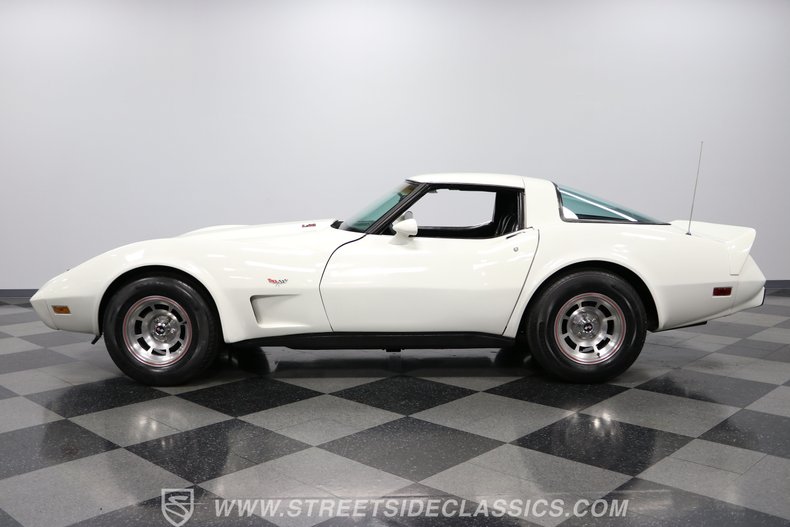 Chevrolet-Corvette-1979-White-Black-4