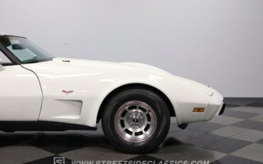 Chevrolet-Corvette-1979-White-Black-40