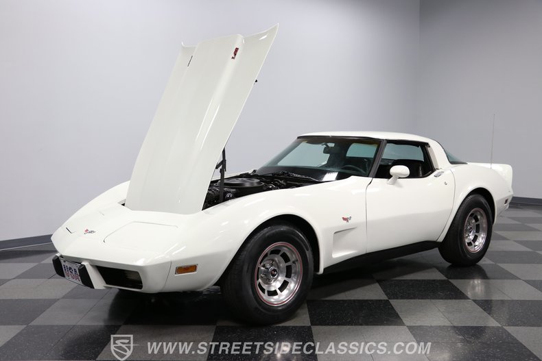Chevrolet-Corvette-1979-White-Black-42